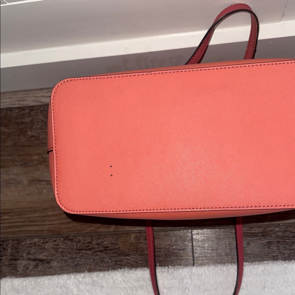 Guess Coral Tote with Floral Detail - Picture 4 of 8